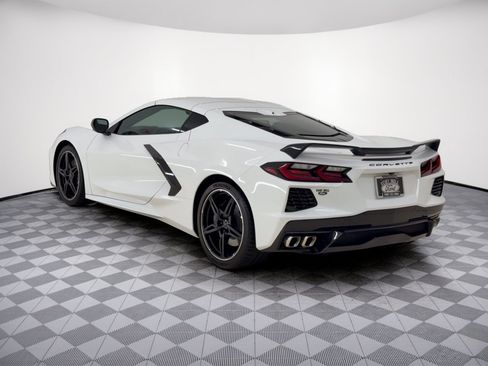 Used 2021 Chevrolet Corvette Stingray Premium Cpe w/ Z51 Performance Package RWD image 3