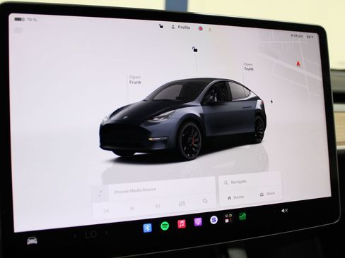 Used 2024 Tesla Model Y Performance AWD/4WD image 23
