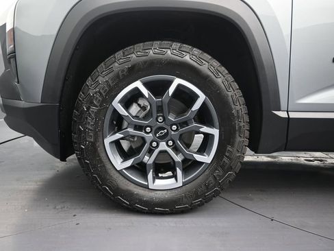 Used 2026 Chevrolet Equinox ACTIV FWD image 10