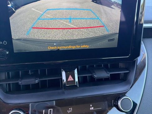 Used 2025 Toyota Corolla LE image 19