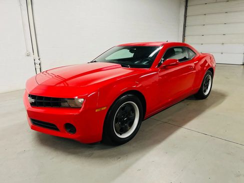 Used 2012 Chevrolet Camaro LS RWD image 2
