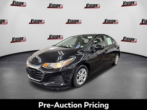 Used 2019 Chevrolet Cruze LS image 1