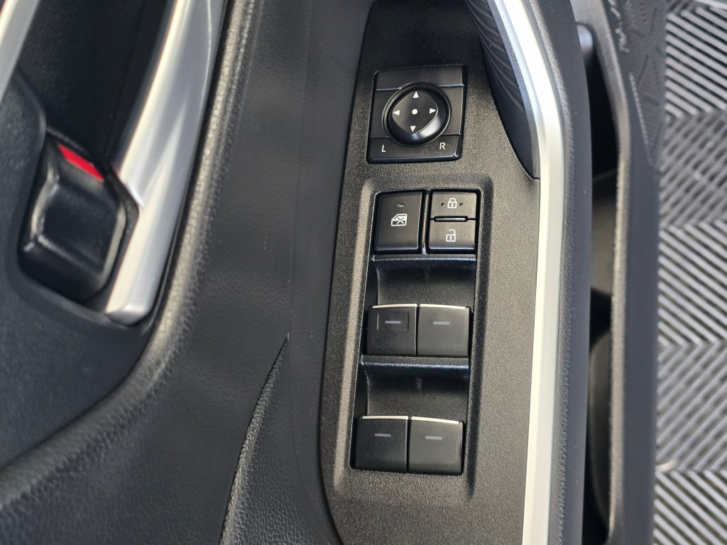 Certified 2025 Toyota RAV4 XLE FWD image 20