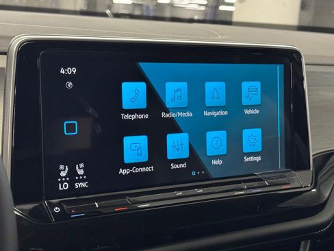 New 2026 Volkswagen Atlas Cross Sport SE image 26