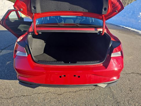 Used 2023 Hyundai Elantra SEL w/ Convenience Package image 17