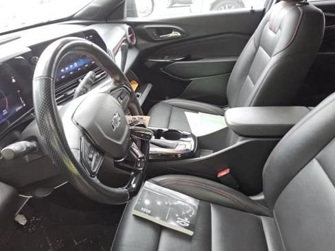Used 2024 Chevrolet Trax RS w/ Driver Confidence Package FWD image 5