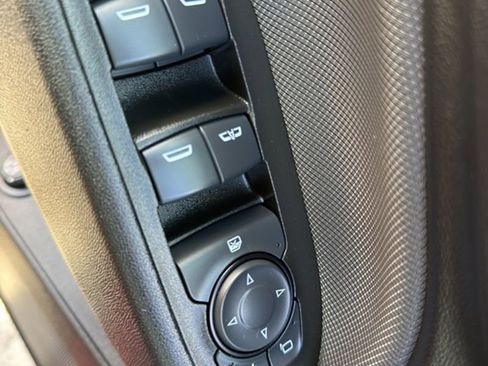 Used 2023 Chevrolet Equinox RS image 12