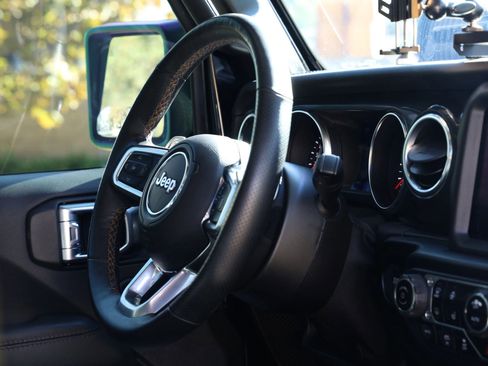 Used 2021 Jeep Wrangler Unlimited Rubicon w/ Trailer Tow Package image 22