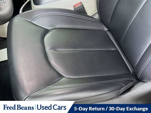 Used 2023 Chrysler Pacifica Touring-L FWD image 24