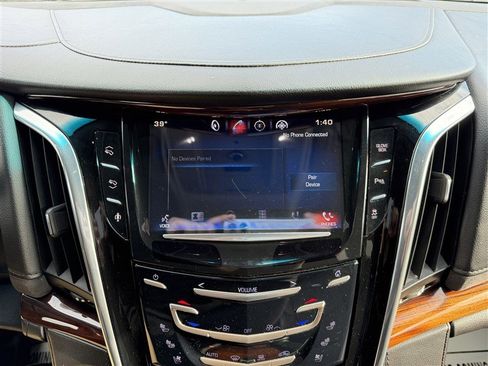 Used 2015 Cadillac Escalade ESV 4WD image 26