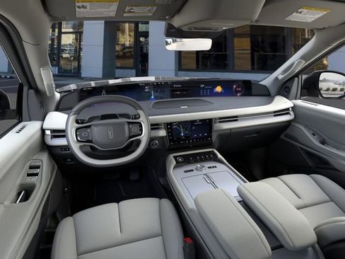 New 2026 Lincoln Navigator Premiere AWD/4WD image 10