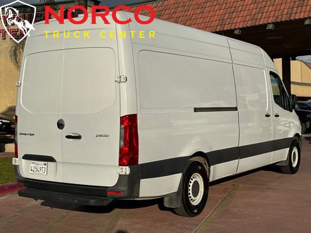 Used 2020 Freightliner Sprinter 2500 RWD image 8