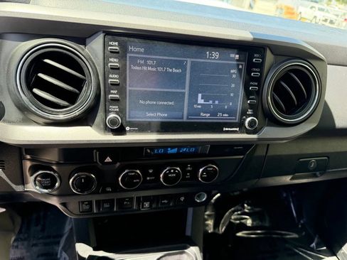Used 2022 Toyota Tacoma TRD Sport w/ Technology Package AWD/4WD image 23