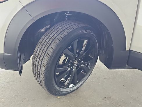 New 2025 MAZDA CX-30 AWD 2.5 S w/ Select Sport Pkg image 33
