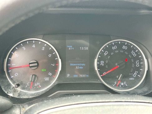 Used 2020 Toyota RAV4 XLE Premium FWD image 19