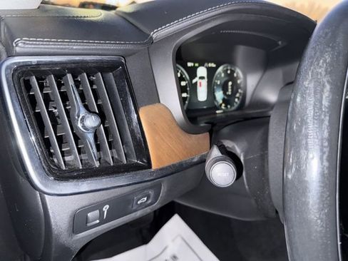 Used 2017 Volvo S90 T6 Inscription w/ Vision Package image 28