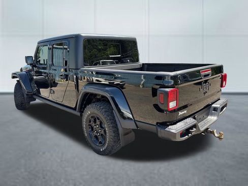 Used 2023 Jeep Gladiator Sport AWD/4WD image 2