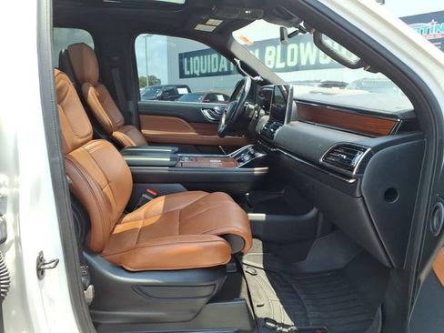 Used 2019 Lincoln Navigator Reserve AWD/4WD image 19