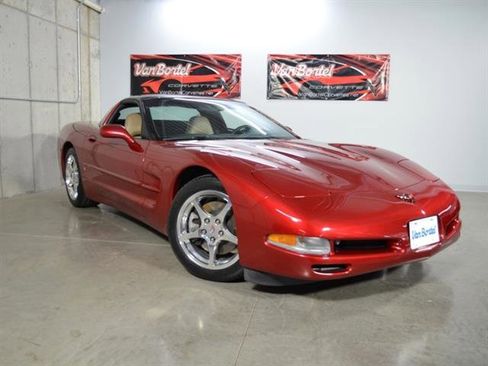 Used 2004 Chevrolet Corvette Coupe w/ Preferred Equipment Group image 1