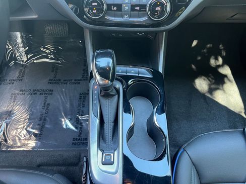 Used 2025 Buick Envista Sport Touring image 39