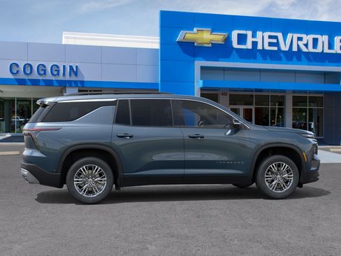 New 2026 Chevrolet Traverse LT w/ Driver Confidence Package image 5