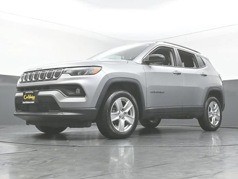 Used 2022 Jeep Compass Latitude w/ Convenience Group AWD/4WD image 43