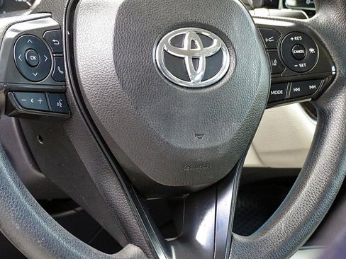 Used 2022 Toyota Corolla LE FWD image 22