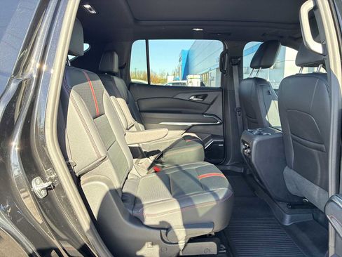 Used 2024 Chevrolet Traverse RS image 28