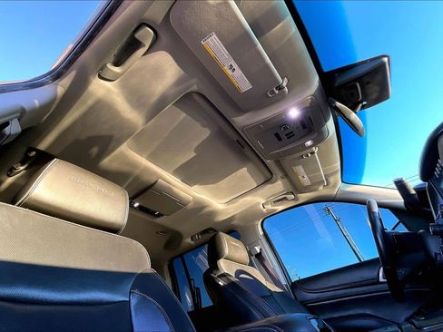 Used 2017 GMC Yukon XL Denali w/ Open Road Package image 12