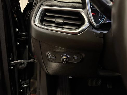 Used 2020 Chevrolet Equinox Premier w/ Premier Redline Edition FWD image 26
