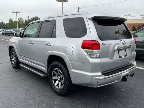 Used 2011 Toyota 4Runner SR5 w/ Premium Pkg w/Leather RWD image 5