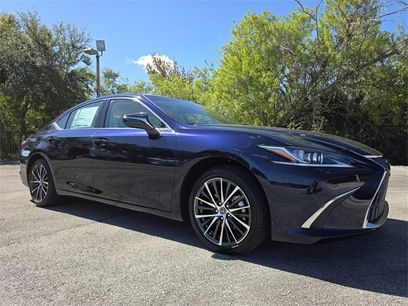 New 2025 Lexus ES 350 w/ Premium Package