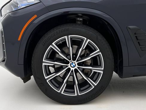 Used 2024 BMW X5 xDrive40i w/ M Sport Package AWD/4WD image 27