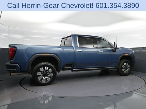 Used 2024 GMC Sierra 2500 Denali w/ Denali Reserve Package AWD/4WD image 8