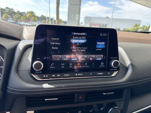 Used 2023 Nissan Rogue S AWD/4WD image 13