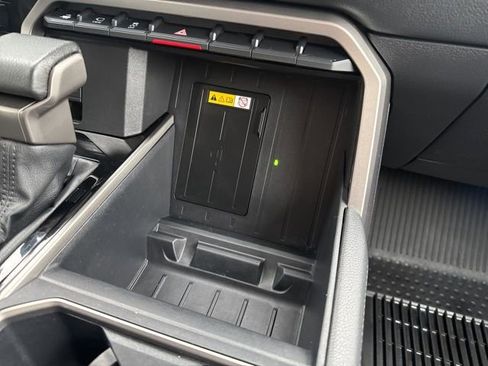 Used 2024 Toyota Tundra Limited image 28