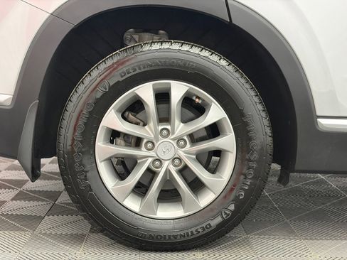 Used 2020 Hyundai Santa Fe SE AWD/4WD image 31
