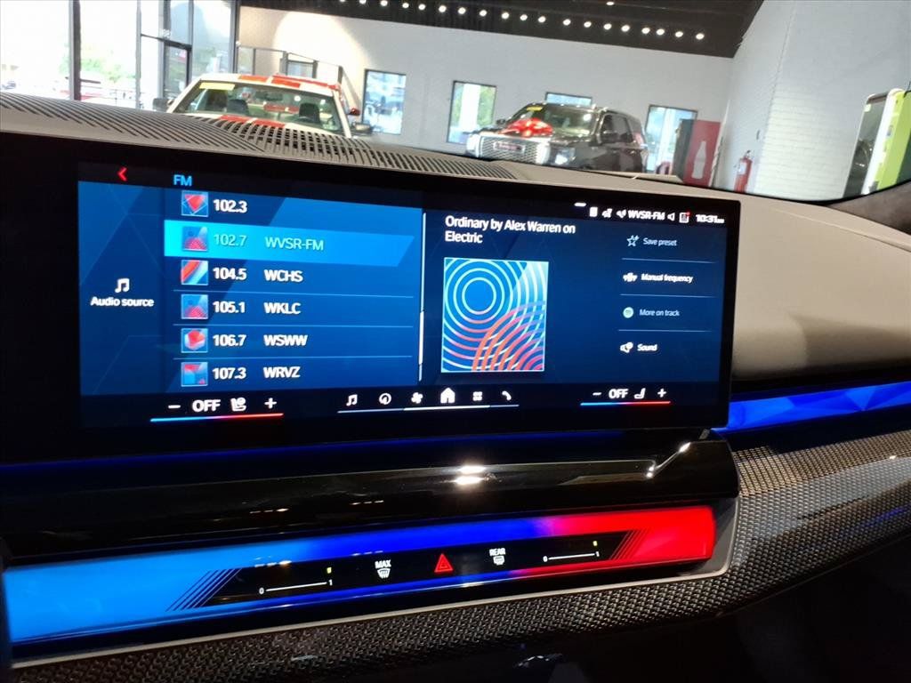 Used 2025 BMW M5 w/ Carbon Package AWD/4WD image 20