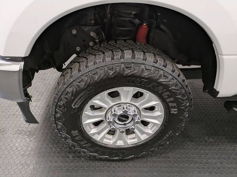 Used 2020 Ford F250 XL w/ STX Appearance Package image 7