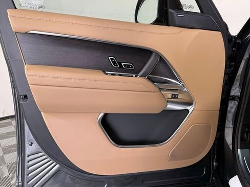 New 2026 Land Rover Range Rover Long Wheelbase SE AWD/4WD image 28