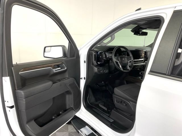 Used 2025 Chevrolet Silverado 1500 RST w/ LPO, Dark Essentials Package AWD/4WD image 28