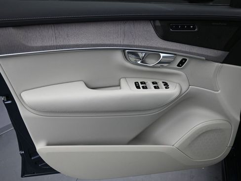 New 2026 Volvo XC90 B6 Ultra w/ Protection Package image 5