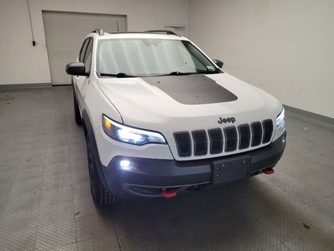 Used 2019 Jeep Cherokee Trailhawk image 14