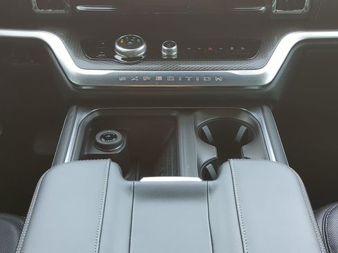 Certified 2025 Ford Expedition Max Platinum w/ Stealth Performance Package image 17