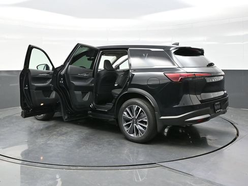 New 2026 INFINITI QX60 Luxe w/ Family Package image 44