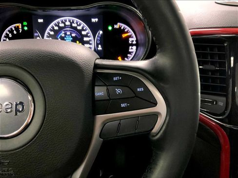 Used 2021 Jeep Grand Cherokee Laredo X AWD/4WD image 28