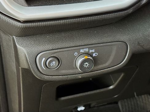 Used 2023 Chevrolet TrailBlazer LS AWD/4WD image 12