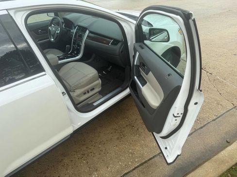 Used 2013 Ford Edge Limited AWD/4WD image 22