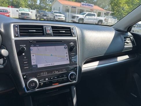 Used 2019 Subaru Outback 2.5i Limited AWD/4WD image 19