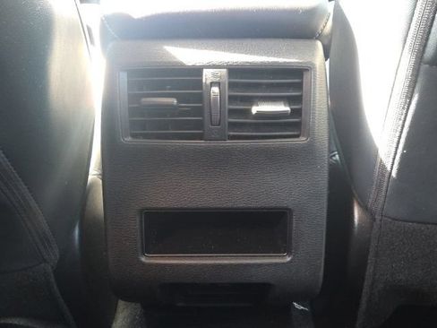 Used 2022 Mitsubishi Outlander SE FWD image 17